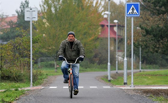 Nová cyklostezka na trase bývalé elezniní vleky do areálu ostrovské kodovky