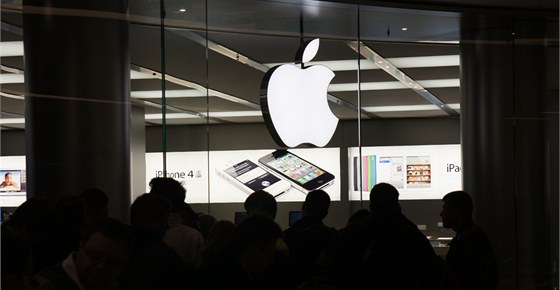 Akcie stoupají, hlavní podíl na tom má ale úspch firmy Apple