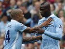 M VBEC RADOST? Italsk tonk Manchesteru City Mario Balotelli (vpravo)