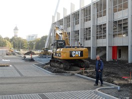 Souástí rekonstrukce stadionu je i stavba nového parkovit. 