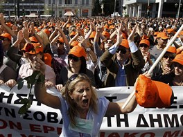 Masov protesty proti sporm v ecku.