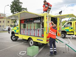 Jihoet zchrani vyuvaj tyi speciln vyroben ternn vozy za 16