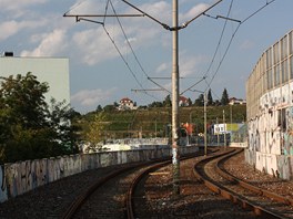 Takto si krsu periferie Prahy vychutnvaj jen idii tramvaj na trati mezi