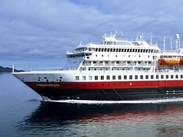 Plavba na norsk lodi Hurtigruten, v eskm pekladu Rychl cesta