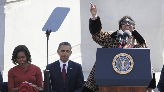 Ped projevem Baracka Obamy zazpívala Aretha Franklin. (16. íjna 2011)