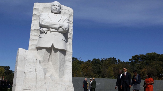 Pomnk Martina Luthera Kinga ml bt odhalen u v srpnu, plny ale pekazil hurikn Irene. (16. jna 2011)