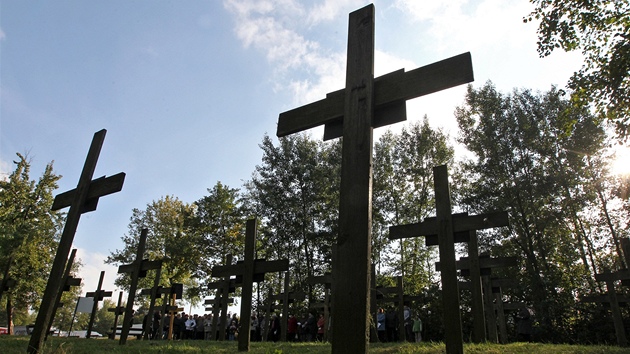 Na odpoívadle u jihlavského Pávova leí dálniní hbitov obtí dopravních