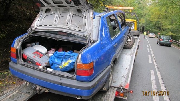 Nehoda u Vamberku, pi které skonil na stee idi s Volkswagenem Vento. 