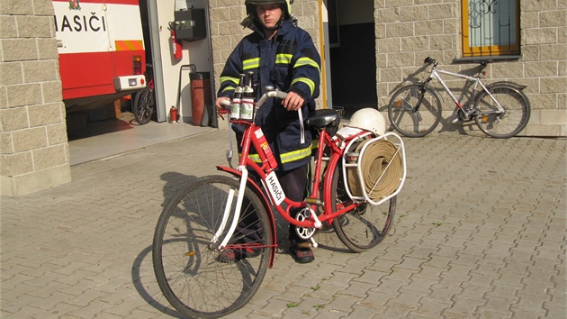 Zásahové kolo, které dostal k padesátinám jeden z peckých hasi. 