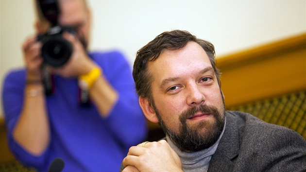 Jaroslav Polek (TOP 09) bhem debaty student s politiky o korupci, budova Akademie vd v Praze (10. jna 2011)