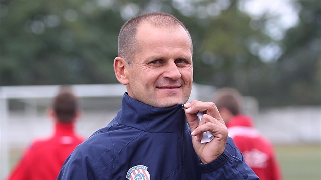 Róbert Kafka vede trénink brněnských fotbalistů. Róbert Kafka vede trénink brněnských fotbalistů.