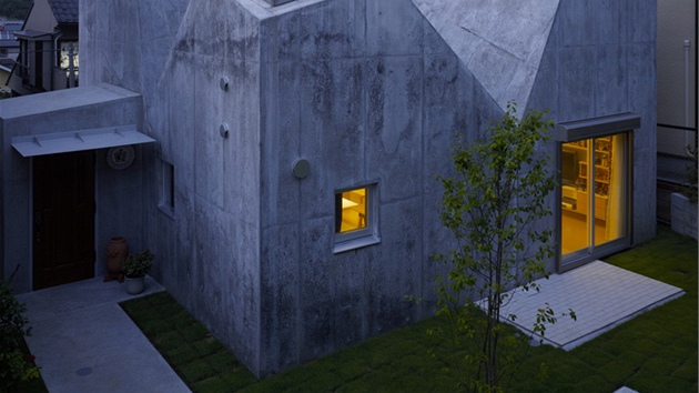 Dm navrhla mladá dvojice architekt z tokijského studia Torafu, Koichi Suzuna