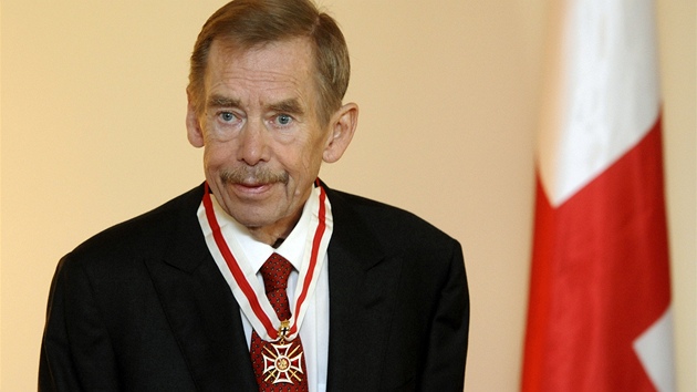 Václav Havel dostal nejvyšší gruzínské státní vyznamenání. (10. října 2011) Václav Havel dostal nejvyšší gruzínské státní vyznamenání. (10. října 2011)