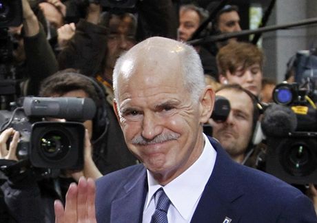 Papandreu netrvá na tom, aby novou vládu vedl.