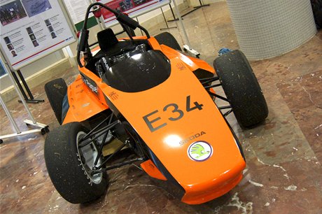 Formuli FSE.01 pohn stejnosmrn elektromotor o vkonu 66 kW pi 6900