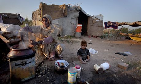 Vtina lidi ije v Pákistánu pod hranicí chudoby. Ilustraní snímek 