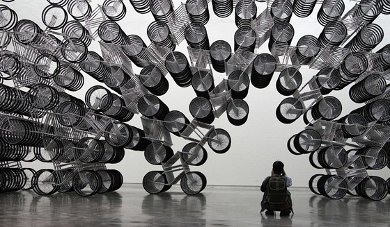 Exponát Forever Bicycles z výstavy Aj Wej-wej nepítomný