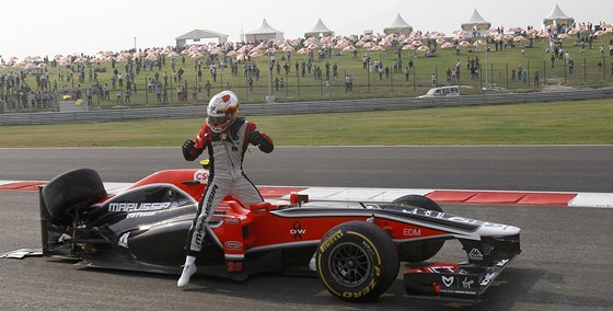 Stáji Marussia se nedailo ani v pedchozí sezon. Na snímku Belgian d´Ambrosio po dalí technické závad.
