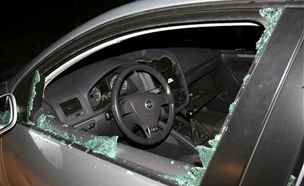 Zlodj ve Svitavách rozbil okno a ukradl z auta cenné vci (ilustraní foto).