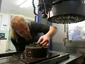 Součástí slavnostně otevřeného areálu Střední průmyslové školy automobilní a Součástí slavnostně otevřeného areálu Střední průmyslové školy automobilní a