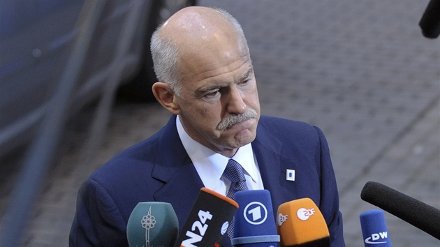 ecký premiér Jorg Papandreu.