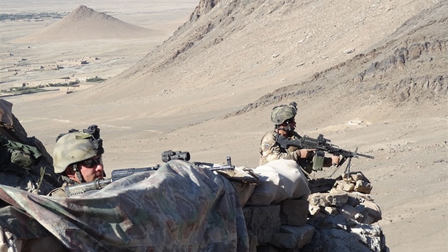 etí vojáci bhem operace Desert Serpent v okrese Baraki Barak afghánské