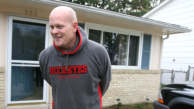 Samuel Joe Wurzelbacher ped svým domem v Ohiu (16. íjna 2008) 