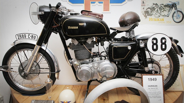 Jihoesk motocyklov muzeum. Na snmku Hurikan - Special 350 z roku 1949. 