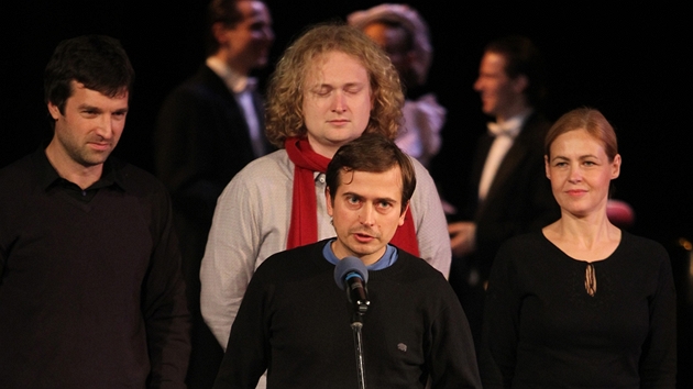 MFDF Jihlava 2011 - Reisér Martin Mareek (vlevo) s cenou za snímek Pod