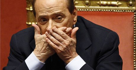 Berlusconi okoval Itálii výroky o Mussolinim