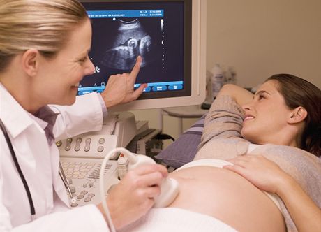 Na ultrazvuk se v thotenství vypravíte hned nkolikrát. (Ilustraní snímek)