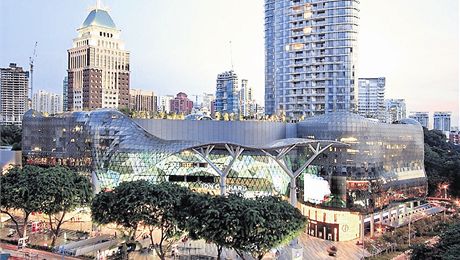 Jedna ze staveb britsk architektonick kancele Benoy, ION Orchard v