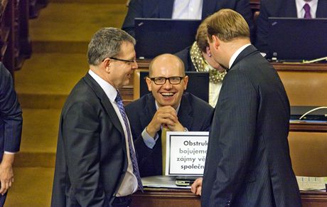 Své podmínky pro zavedení pímé volby prezidenta pedloili sociální demokraté i komunisté. Nejvtí boj bude o zpsob jmenování len bankovní rady NB.