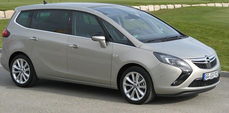 Majitel Opelu Zafira neikovn couval, skonilo to vykupnutým okénkem (ilustraní foto).