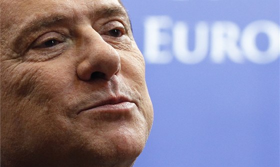 Italský premiér Silvio Berlusconi (7. listopadu 2011)