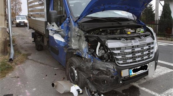 idi Renault Master sledoval mnící se ísla na radaru u silnice tak