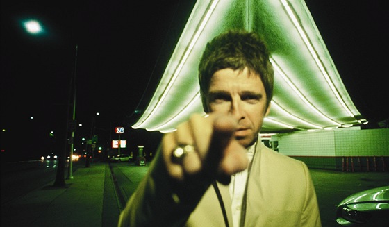 Noel Gallagher na fotografiích ke své první sólové desce High Flying Birds