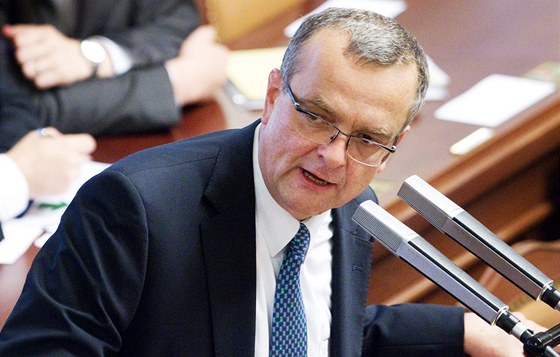 Ministr financí Miroslav Kalousek navrhl pesun miliardy korun v rozpotu, pokud Senát zatrhne rozdlování výnos z hazardu loterijním spolenostem.