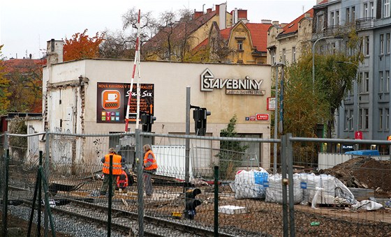 Budovu bývalých stavebnin na Hradanské eká demolice. Místo ní zde vznikne