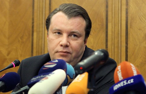 Exministr prmyslu a obchodu Martin Kocourek se odvolal proti rozhodnutí soudu, podle kterého nesmí disponovat s majetkem.