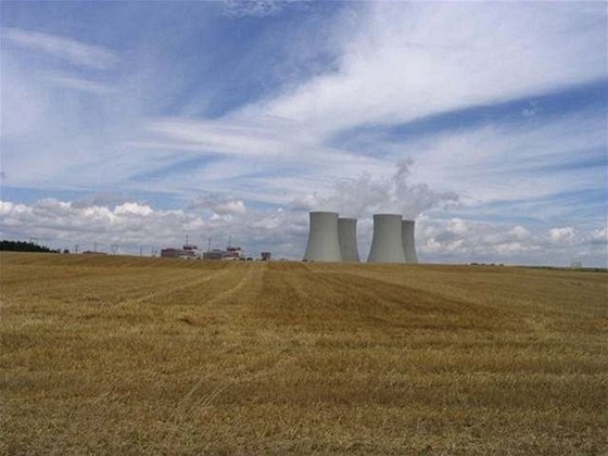 S jadernou elektrárnou Temelín se nkteí ekologové dodnes nesmíili. Ilustraní foto