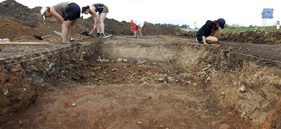 Archeologický przkum u Medleic na míst budoucího obchvatu Chrudimi (25.