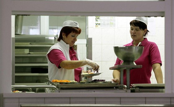 Kvalita kolních jídelen v esku roste, íká editelka soute O nejlepí kolní obd Anna Packová (na snímku je jídelna domova mládee v Písku, která získala ocenní v roce 2011).