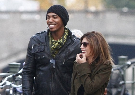 Mehcad Brooks a Elisabetta Canalisová v Berlín (27. íjen 2011)