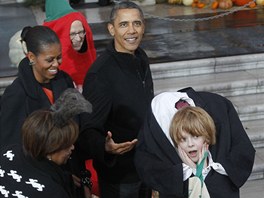 Oslav Halloweenu se tradin zúastnil i americký prezident Barack Obama. Dtem
