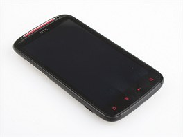 Recenze HTC Sensation XE telo