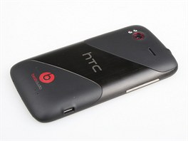 Recenze HTC Sensation XE telo