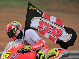 ODPOÍVEJ V POKOJI. Valentino Rossi vzpomínal na svého zesnulého krajana s