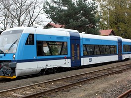 První nový vlak Stadler RS1 Libereckého kraje umoní snadný nástup pímo z...
