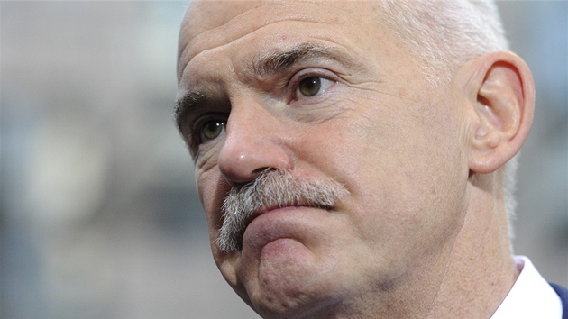 ecký premiér Jorgos Papandreu (3. listopadu 2011)